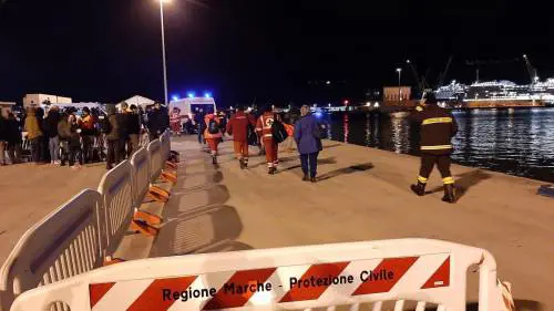Nuove polemiche delle Ong, Piantedosi tira dritto: "I salvataggi ora li fa lo Stato"