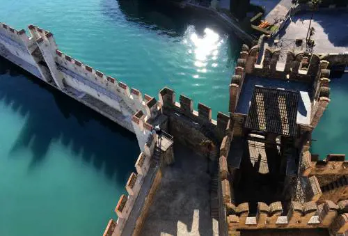 Si tuffa nel Garda per salvare un bambino e non riemerge