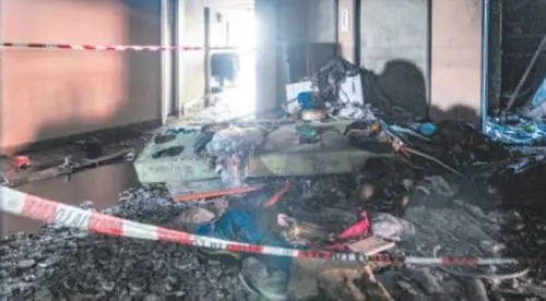 Via Cavezzani, il rogo nello stabile occupato. "Rischiata una strage"