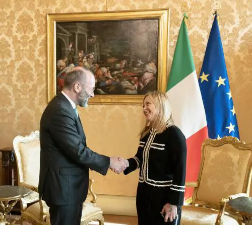 Weber, apertura a Meloni in vista delle Europee 2024