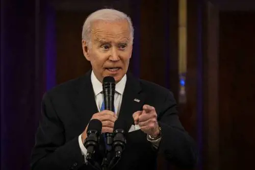 Due pesi, due documenti segreti. Perché Biden se li tiene e non fa notizia