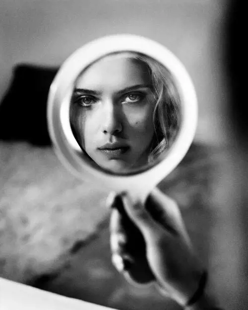 I ritratti senza tempo di Vincent Peters lo "scultore" della luce