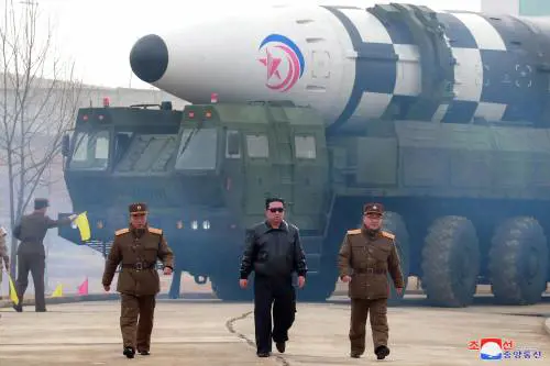 Razzi e armi da Pyongyang: il filo invisibile dietro le forniture ad Hamas