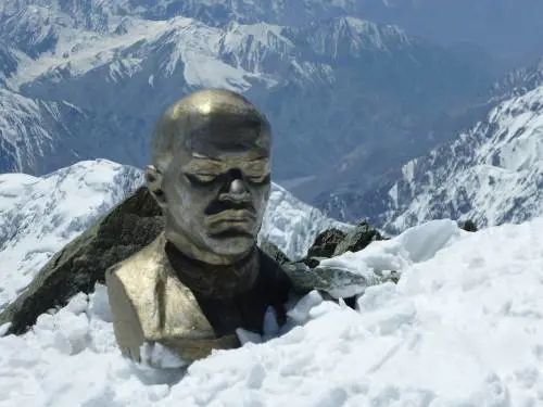 In vetta e nell'abisso con gli alpinisti di Stalin