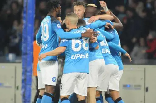Il Napoli umilia la Juventus: 5-1 e scatto verso lo scudetto