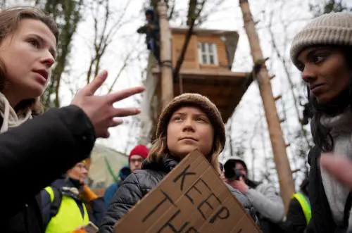 Il ritorno di Greta: di nuovo sotto i riflettori per la visita agli eco-attivisti
