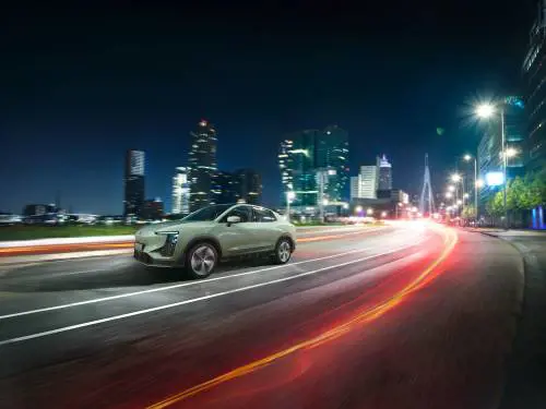 Aiways U6, si aggiornano gli interni e l’infotainment del SUV Coupè 