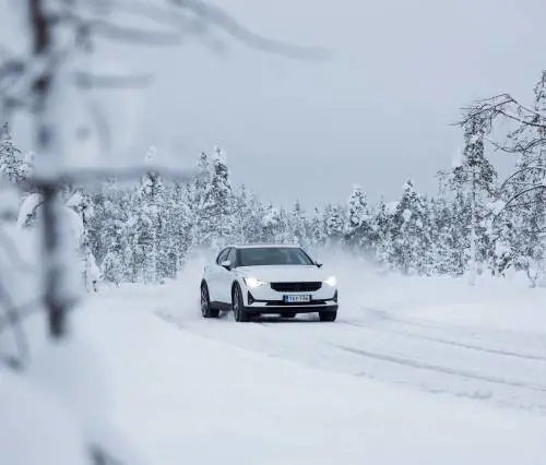 Polestar 2 al Circolo Polare Artico, guarda le foto