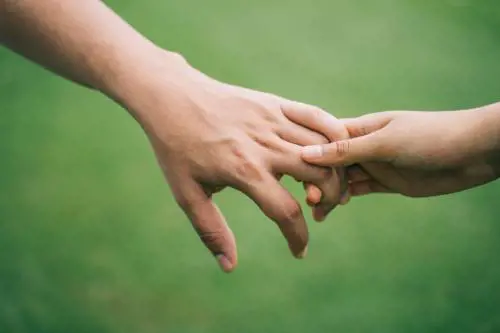Depressione, compiere atti di gentilezza può aiutare
