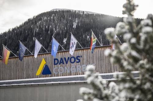 Il cielo è cupo sopra Davos: l'élite vede la recessione