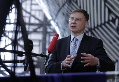 Europa in mano al più forte: nuovo agguato del falco Ue Valdis Dombrovskis