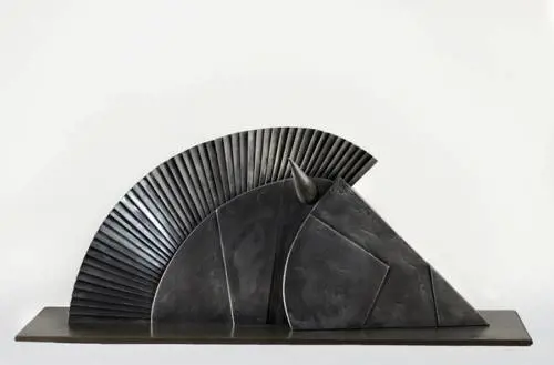 Arnaldo Pomodoro, la scultura che (s)colpisce la città dei Sassi
