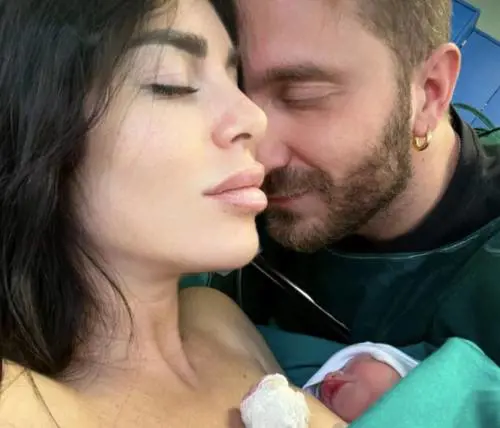 "Finalmente...". Bianca Atzei è diventata mamma: l'annuncio sui social