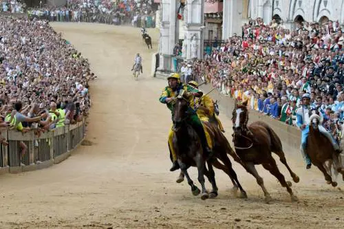 Una delle ultime edizioni del Palio