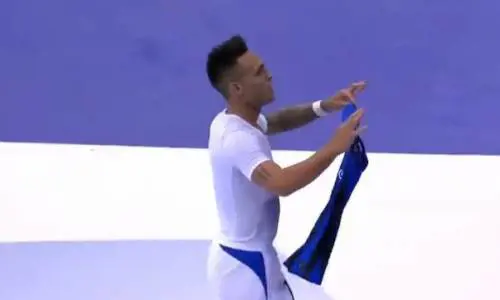 "Si è girato Lautaro...": ironia e sfottò social nel post Milan-Inter