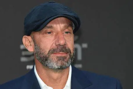 L'ultimo saluto a Vialli: a Londra i funerali con gli amici di sempre 