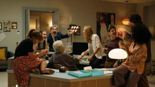 Ossessioni, vezzi e ironia. Arriva "Call my agent"