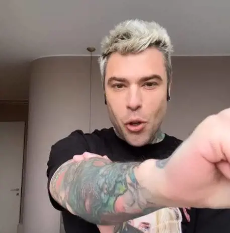 L'ira di Fedez: "Col ca... che vi pago". Ecco cos'è successo
