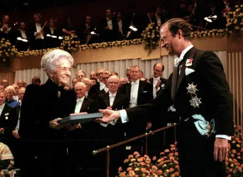 "Lotto contro due pesi": così Rita Levi Montalcini vinse il premio Nobel 