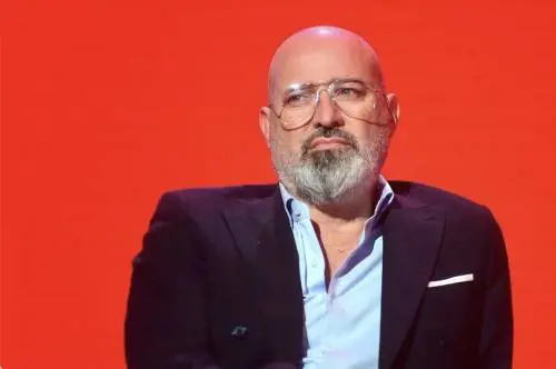 "Vince solo nella Ztl”. Bonaccini attacca Schlein e apre al Terzo Polo