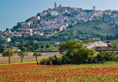 Dall'Umbria a Riviera Maya: idee per le vacanze degli over nel 2023