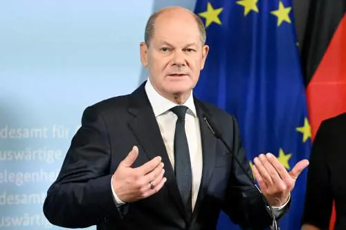 Mosca minaccia l'Occidente. Scholz fa partire i Patriot ma sui tank ora può cadere
