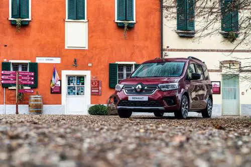 Il nuovo Renault Kangoo E-Tech: la nostra prova e quello che c'è da sapere