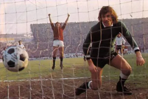 "Prendevano pasticchine e pasticcone: ecco i rischi". Parla il medico ex calciatore