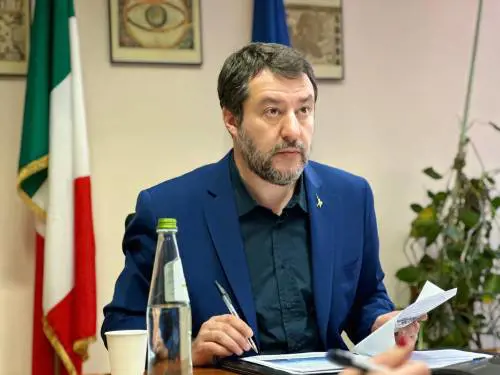"Ritirare la patente a vita". Ecco cosa vuole fare Salvini