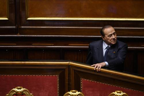 "Berlusconi assente". E in Senato scoppia l'applauso in onore del Cav