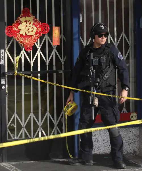 La strage in discoteca al Capodanno cinese: 10 vittime, killer suicida