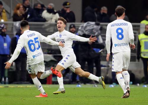 L'Inter (in dieci) perde in casa con l'Empoli: decide un gol del ventenne Baldanzi
