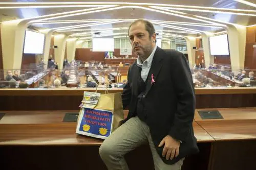 "Fallo per me...". Il candidato di Majorino cerca voti sulla chat gay