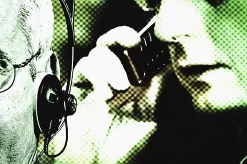 "Anche il politico è invitato ai festini hard". Basta una frase e scatta la gogna mediatica