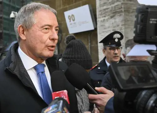 Auto, Urso valuta altri sostegni alla produzione made in Italy