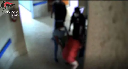 "Ti sparo in bocca". Orrore e abusi sulle pazienti disabili nella clinica di Foggia