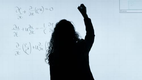Stipendio docenti: perché ha ragione il ministro Valditara
