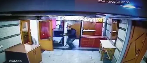 "È terrorismo": blitz contro l'ambasciata dell'Azerbaigian in Iran