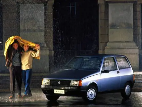 Autobianchi Y10, il fenomeno dell'"auto che piace alla gente che piace"