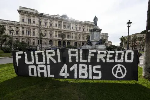 Orlando chiede a Nordio di liberare Cospito, ma lui lasciò morire Provenzano al 41bis