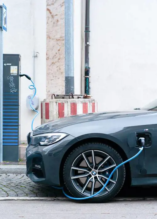 "Elettrificazione in Italia complicata": cosa ha detto l'ad di Bmw