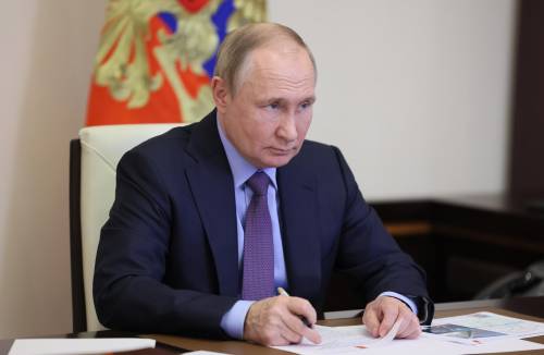 "Si è suicidato": il giallo dell'alto funzionario russo rimosso da Putin