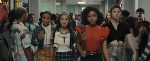 “Darby Harper: consulenza fantasmi”, teen comedy luminosa su temi tetri