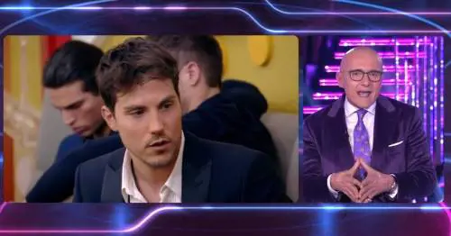 "Di mer...". Al GfVip volano insulti, Signorini sbotta in diretta