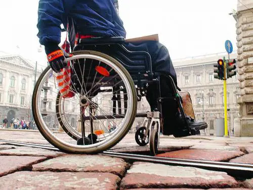 Investì e uccise disabile sulle strisce pedonali, ma il giudice lo assolve