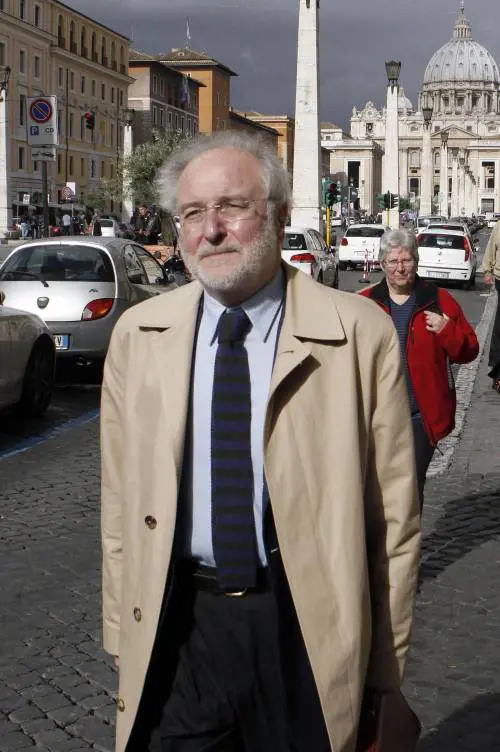 Addio a Carra, vittima di Mani Pulite. Quelle manette come arma di tortura