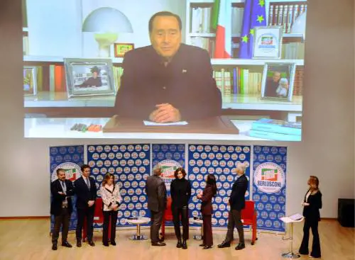 "La Lombardia è una punta di diamante". Berlusconi lancia la volata di FI alle regionali