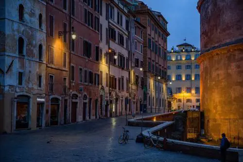 Torna Cristina Stillitano, l'"Agatha Christie italiana", con un nuovo romanzo del commissario Clodoveo