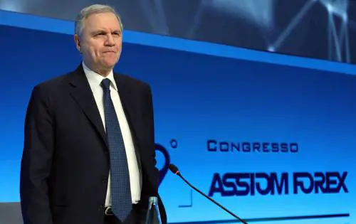 Visco "promuove" Giorgetti. Ma sul deficit niente sconti