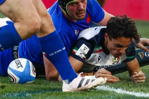 Un'Italrugby da applausi mette paura alla Francia